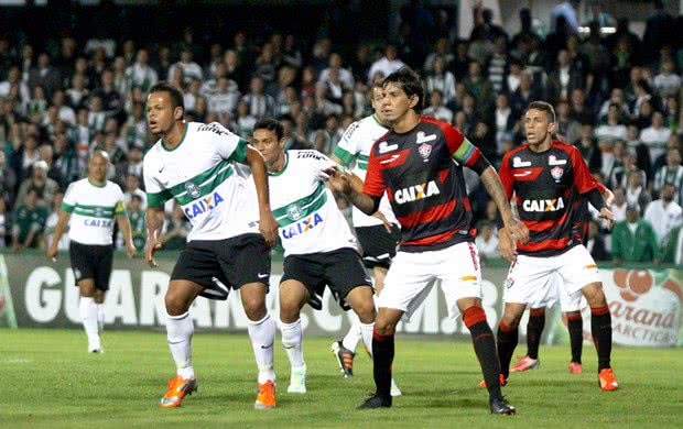 Imagem Vitória tenta retomar caminho dos triunfos contra Coxa