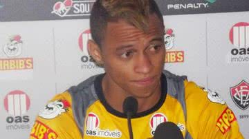 Imagem William Henrique agradece bom momento ao técnico Ney Franco