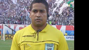 Imagem Assistente baiano embarca para compromisso Fifa