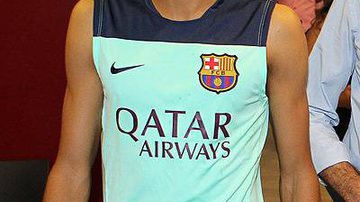 Imagem Neymar passa a noite em Barcelona e vai perder treinos da seleção nesta terça