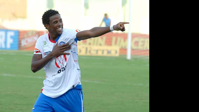 Imagem  Afastado, Adriano ‘MJ’ já tem novo clube para seguir carreira