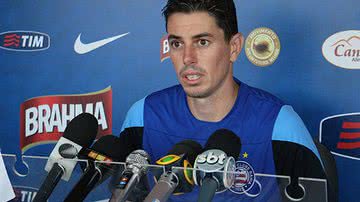 Imagem  Alessandro é regularizado e deve enfrentar o Coritiba