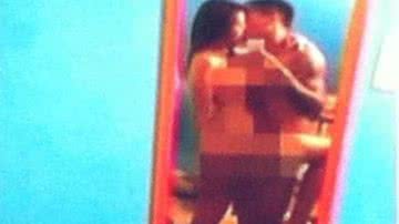 Imagem Jogador do Grêmio aparece em fotos picantes com mulher de volante do Chile