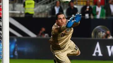 Imagem  Goleiro paraguaio pode ser apresentado pelo Vitória nesta segunda
