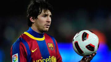 Imagem Lesionado, Messi cancela vinda ao Brasil  