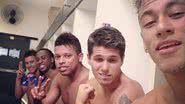 Imagem Neymar posta foto do elenco santista após treino