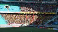 Imagem Com direito a pedido de casamento, torcida do Bahia faz festa antes do clássico