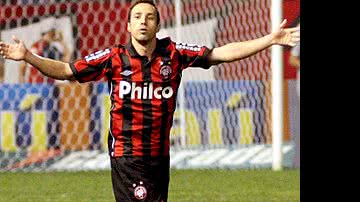 Imagem Cláusula contratual ‘obriga’ Branquinho a ter bom rendimento no Bahia