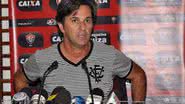 Imagem Caio Jr confirma Daniel e comenta sobre gols de falta dos adversários