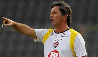Imagem Caio Júnior cita Lúcio Maranhão como exemplo na chegada de Rômulo