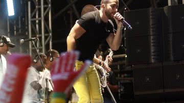 Imagem  Oito7Nove4 comanda show na Fan Fest de Salvador
