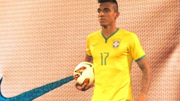 Imagem Fornecedora apresenta uniforme que Brasil vai usar na Copa