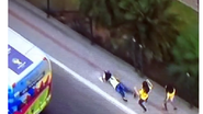 Imagem Assista topada de fã da Seleção Brasileira ao correr atrás do ônibus do time