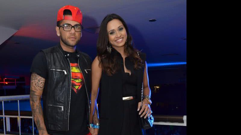 Imagem Namorada de Daniel Alves elogia companheirismo do amado