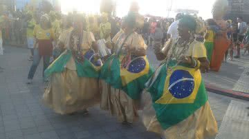 Imagem Microtrio invade Fan Fest e apresenta carnaval alternativo