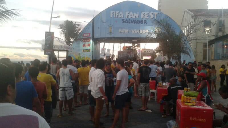 Imagem Com bola rolando, fila é grande para conferir Bélgica e EUA na Fan Fest