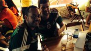 Imagem Sem ingresso, mexicano e amigo alemão assistem jogo em bar de Salvador