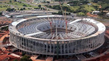 Imagem Estádios da Copa já custam bilhões e ainda falta estrutura