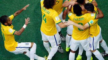 Imagem Brasil joga bem e conta com zagueiros para despachar a Colômbia