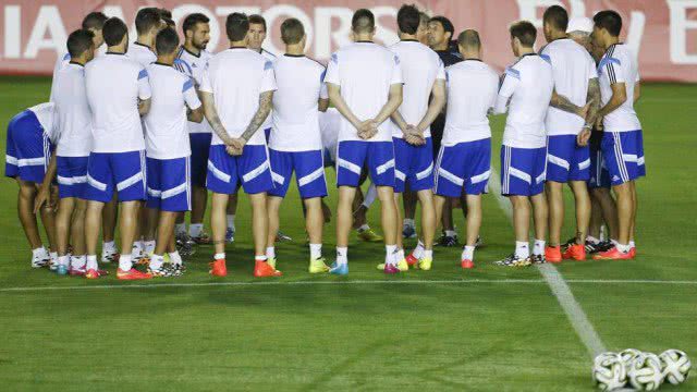 Imagem Seleção Argentina fez sexo com prostitutas antes do jogo, diz jornal