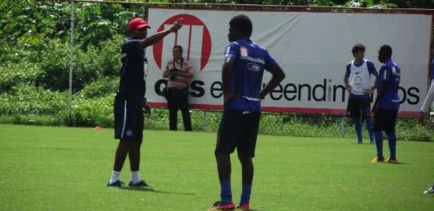 Imagem Com Lucas Fonseca, Cristóvão comanda trabalho técnico
