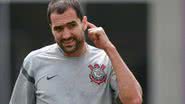 Imagem Após reunião com o Corinthians, Danilo fica longe do Vitória