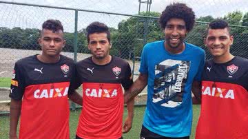 Imagem De férias em Salvador, Dante é ‘zoado’ em rede social após tirar foto em bar