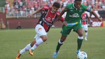 Imagem Zagueiro da Chapecoense pode ser o novo reforço do Vitória