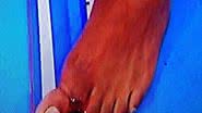 Imagem Com dedão do pé quebrado, Jon Jones 'fatiou' Chael Sonnen