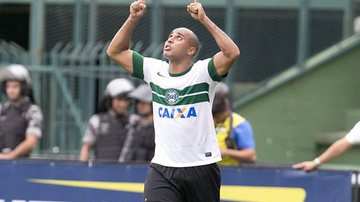 Imagem Alvo do Bahia, Deivid está perto de disputar Libertadores