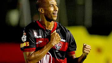 Imagem “Aposto no meu atacante de área”, diz Ney sobre gol 1.000