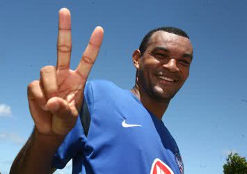 Imagem Bahia confirma empréstimo de Diones à Chapecoense