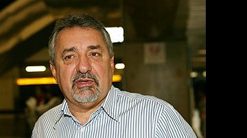 Imagem Paulo Angioni pede demissão do Bahia