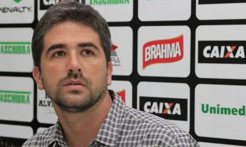 Imagem Em entrevista aos Galáticos, Pastana revela possível efetivação de Charles