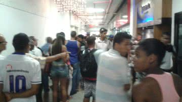 Imagem Torcedores do Bahia lotam Iguatemi por ingressos