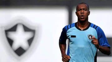 Imagem Bahia contrata zagueiro Brinner do Botafogo