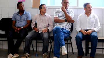 Imagem Ídolos do futebol falam sobre Copa para crianças em Salvador