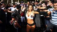 Imagem Panicat de biquíni causa tumulto na torcida do Corinthians. Veja as fotos!