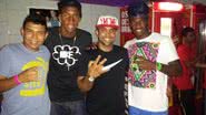 Imagem Na boca do rebaixamento e sem Sul-Americana, Feijão e Talisca curtem Parangolé