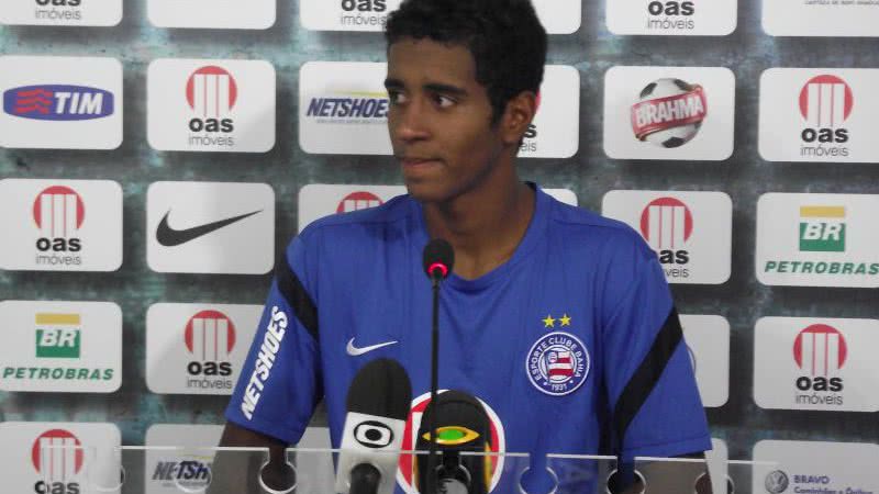Imagem Venda de Gabriel deveria pagar salários atrasados, diz leitor