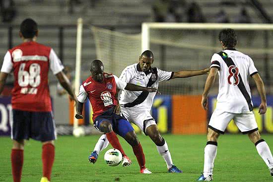 Imagem Dispensado pelo Bahia, Jones Carioca interessa ao Vasco