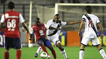 Imagem Dispensado pelo Bahia, Jones Carioca interessa ao Vasco