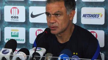 Imagem Jorginho clama por contratações no Bahia