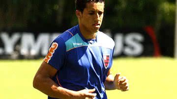 Imagem Bahia contrata Magal, lateral-esquerdo do Flamengo