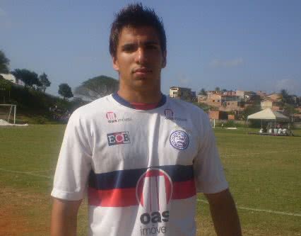 Imagem Inspirado em Ronaldo, jovem atacante do Bahia já rodou o mundo