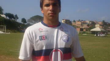 Imagem Inspirado em Ronaldo, jovem atacante do Bahia já rodou o mundo