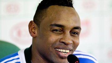 Imagem "Vou jogar no maior clube da Bahia", provoca ex-rubro-negro Obina