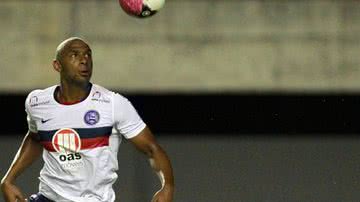 Imagem Ex-zagueiro do Bahia será envolvido em troca entre Cruzeiro e Criciúma