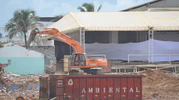 Imagem Sede de praia do Bahia vai ao chão