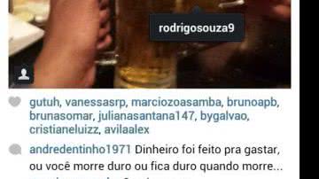 Imagem Após noitada em Salvador, Souza relaxa em Praia do Forte